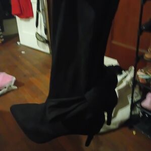 Chic Black Suede Heeled Boots